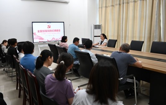 河北劳动关系学院信息中心周宇虹主任一