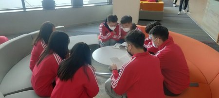 更加坚定跟党走的决心