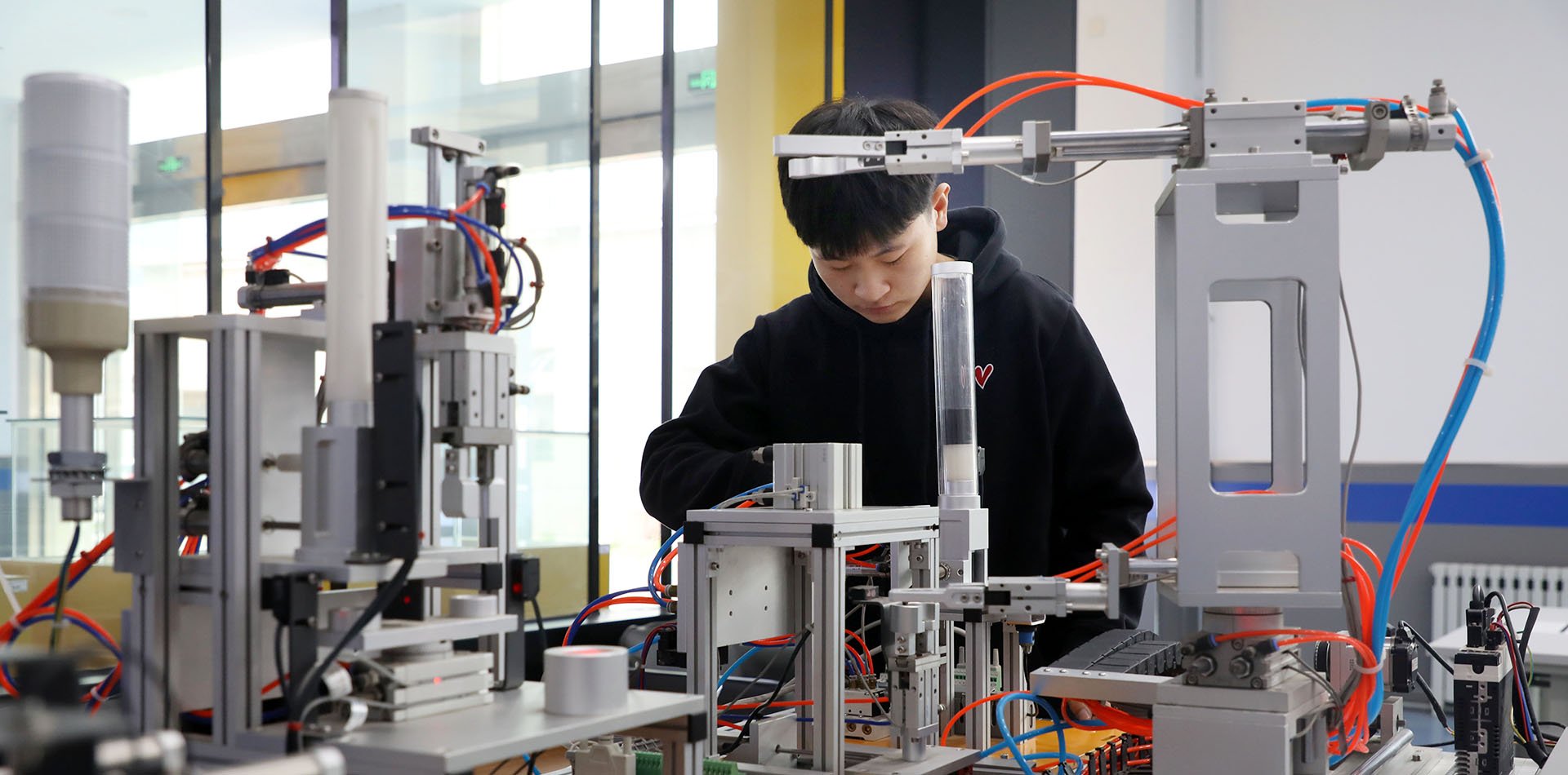 学校2026年毕业典礼暨学位授予仪式